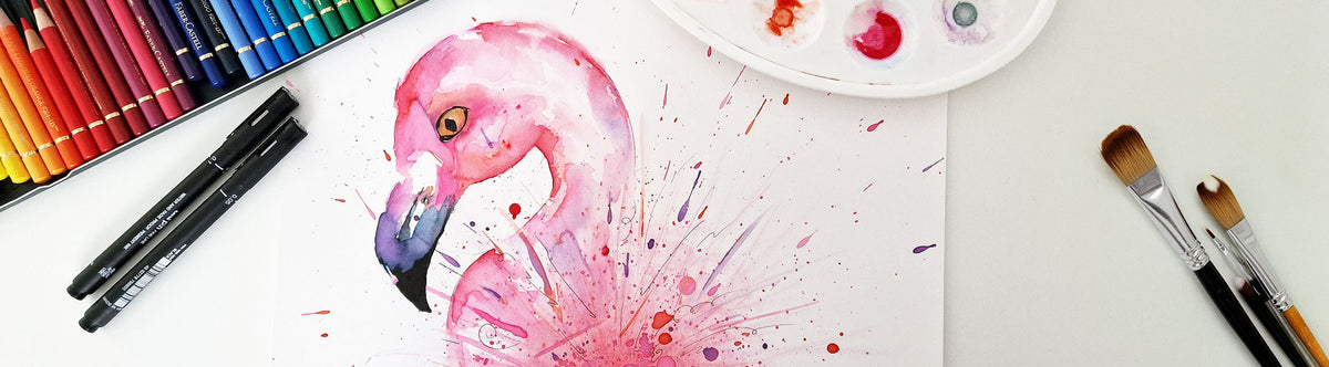 Handgemaakte kleurrijke illustratie van flamingo op bureau