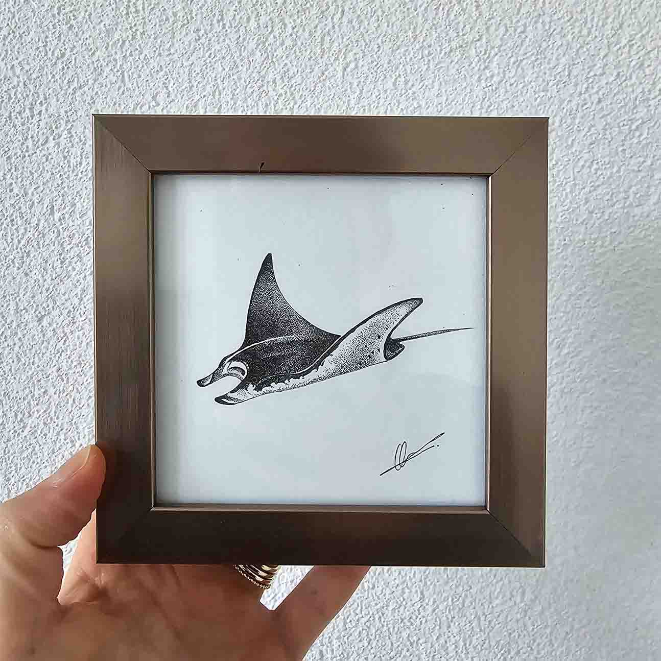 origineel-mini-rog-zwart-wit-brons-ingelijst